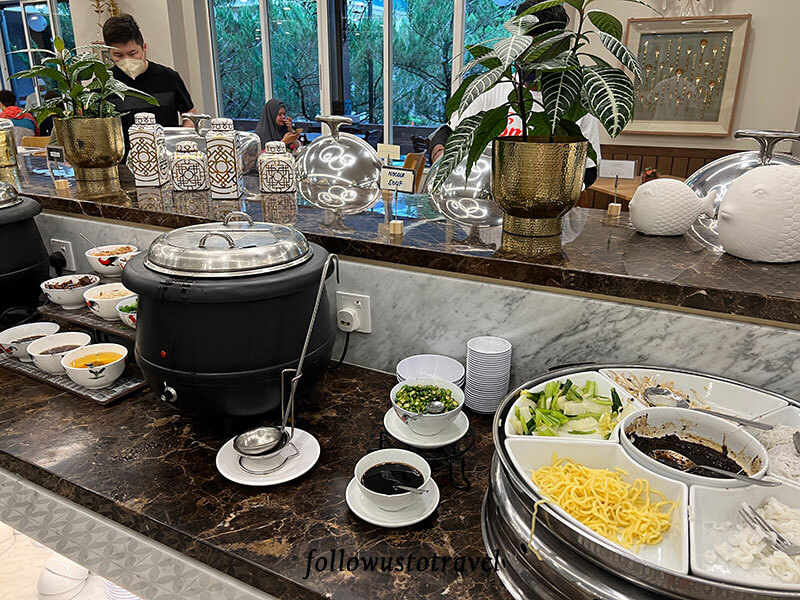 金马伦酒店 century pines resort breakfast